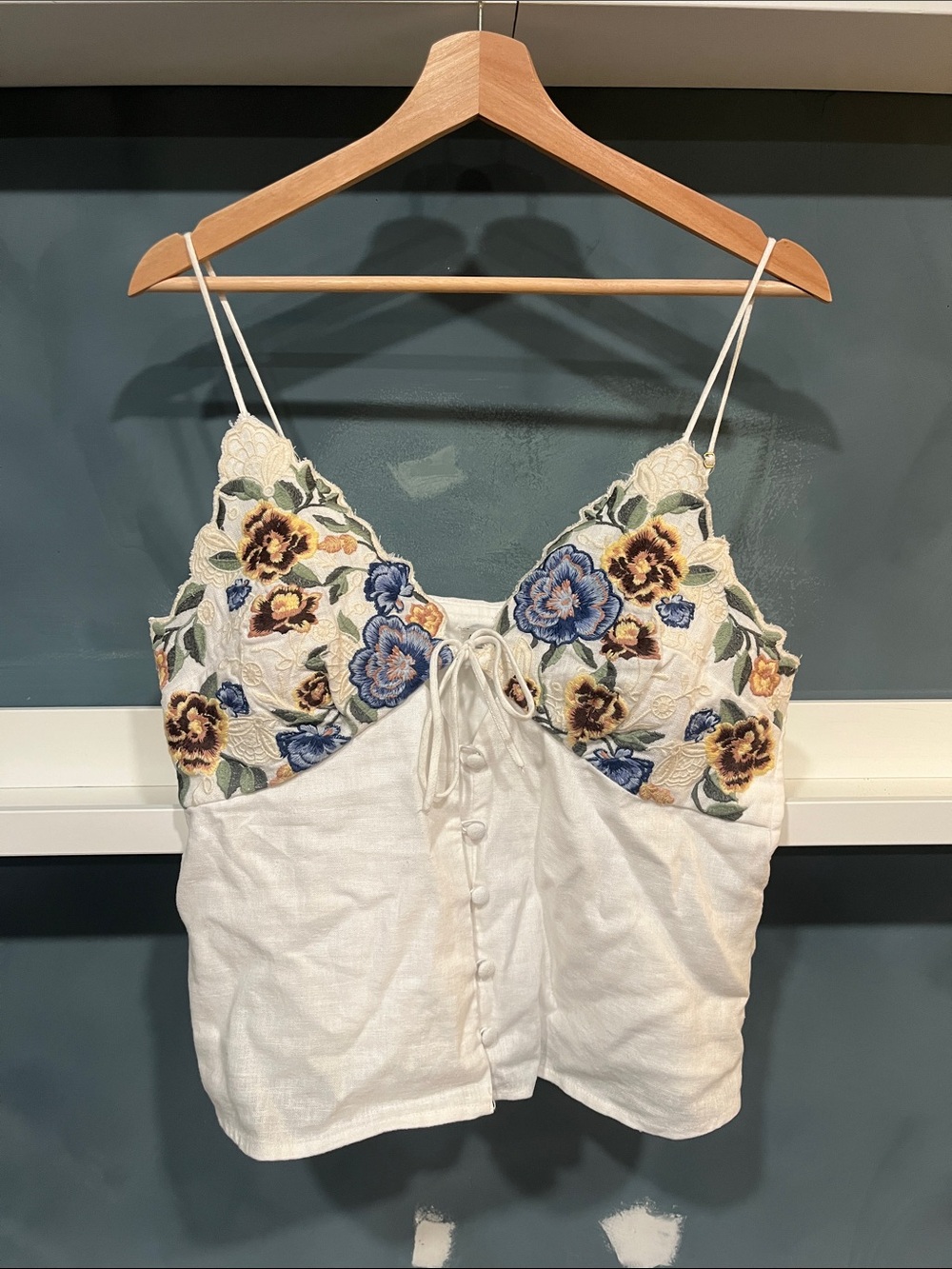 Abercrombie & Fitch White Embroidered Floral Cami Tank Top